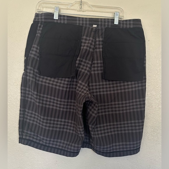 Lululemon Mens Size 36 Black Checked Plaid Golf Short Casual Athletic - Picture 12 of 12